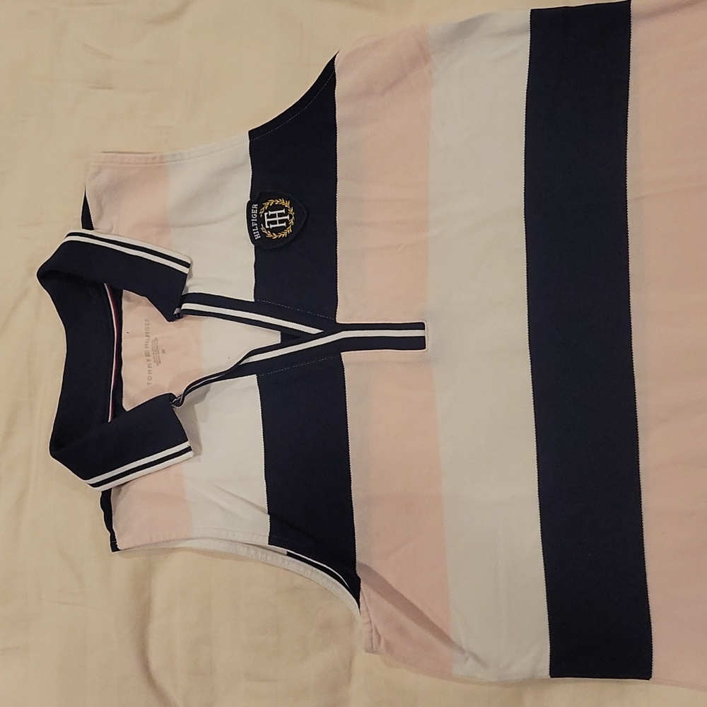 Sleeveless polo